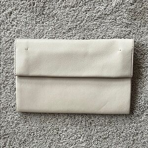 Hobo Fuse Wristlet Clutch with Hideaway Strap in Cream